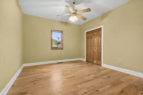 Bedroom - 14949 Saunders Rd, Pecatonica, IL 61063 photo 3 of 8