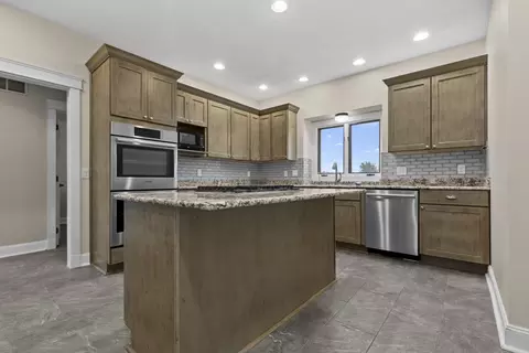 Kitchen - 14949 Saunders Rd, Pecatonica, IL 61063 photo 5 of 10