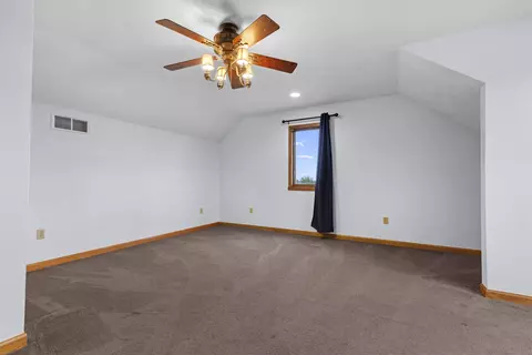 Bedroom - 14949 Saunders Rd, Pecatonica, IL 61063 photo 5 of 8