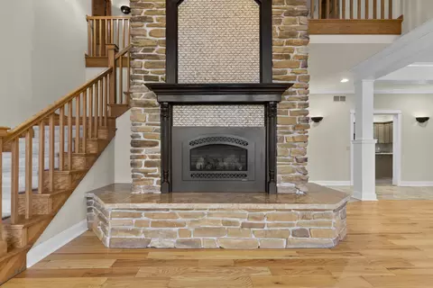 Living - 14949 Saunders Rd, Pecatonica, IL 61063 photo 2 of 8