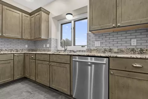 Kitchen - 14949 Saunders Rd, Pecatonica, IL 61063 photo 4 of 10