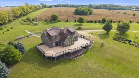 Exterior - 14949 Saunders Rd, Pecatonica, IL 61063 photo 3 of 15