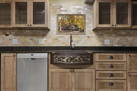 Kitchen - 14949 Saunders Rd, Pecatonica, IL 61063 photo 10 of 10