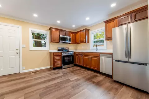 Kitchen - 1135 E Galena Blvd, Aurora, IL 60505 photo 1 of 1