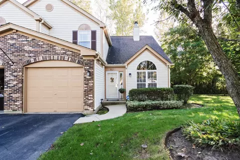 821 E Saratoga Cir, Island Lake, IL 60042