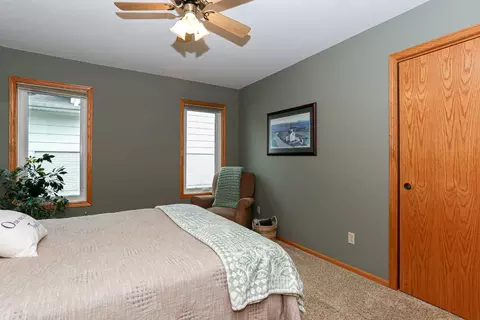 Bedroom - 3506 35th St, Moline, IL 61265 photo 4 of 6