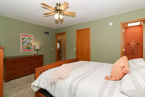Bedroom - 3506 35th St, Moline, IL 61265 photo 2 of 6