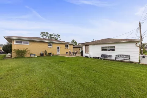Exterior - 70 E Craig Dr, Chicago Heights, IL 60411 photo 2 of 2
