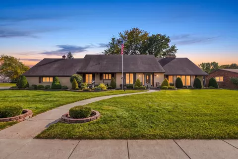 216 E Mcconaughy Ave, Rochelle, IL 61068