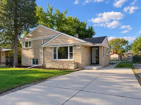 3814 W Sherwin Ave, Lincolnwood, IL 60712