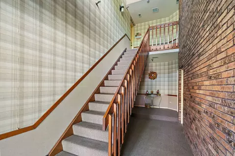 Entry Way - 3 Creekside Cir #B, Elgin, IL 60123 photo 1 of 1