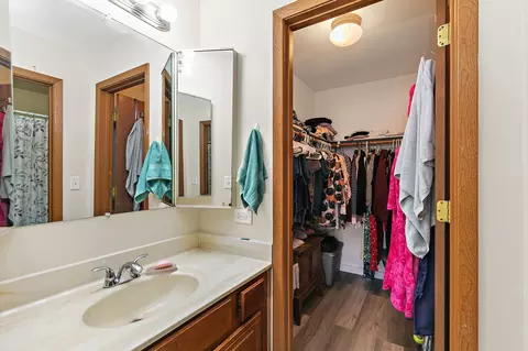 Other - 3 Creekside Cir #B, Elgin, IL 60123 photo 4 of 5