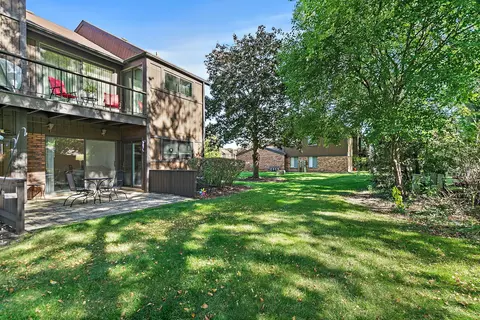 Exterior - 3 Creekside Cir #B, Elgin, IL 60123 photo 4 of 5