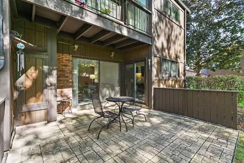 Exterior - 3 Creekside Cir #B, Elgin, IL 60123 photo 5 of 5