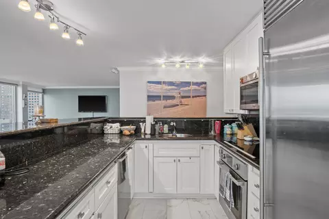 Kitchen - 111 E Chestnut St #46A, Chicago, IL 60611 photo 2 of 3