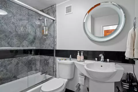 Bath - 111 E Chestnut St #46A, Chicago, IL 60611 photo 3 of 3