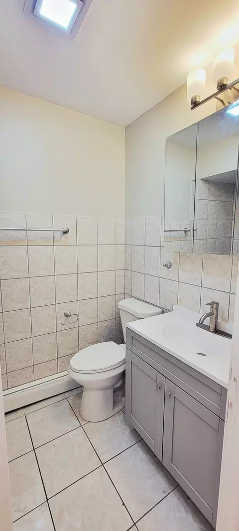 Bath - 3810 Ruby St #2W, Schiller Park, IL 60176 photo 1 of 3