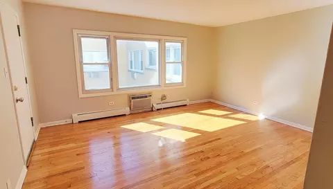 Living - 3810 Ruby St #2W, Schiller Park, IL 60176 photo 3 of 4