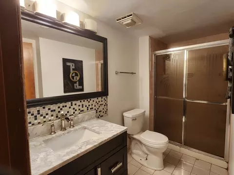 Bath - 4653 146th St, Midlothian, IL 60445 photo 1 of 1