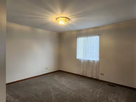 Bedroom - 4653 146th St, Midlothian, IL 60445 photo 1 of 2
