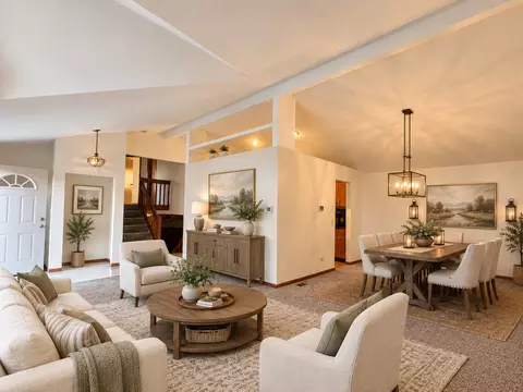 Living - 4653 146th St, Midlothian, IL 60445 photo 1 of 6