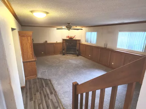 Living - 4653 146th St, Midlothian, IL 60445 photo 5 of 6