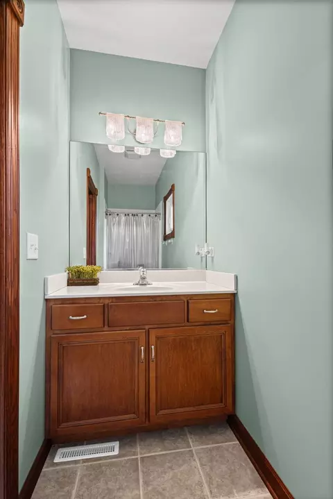 Bath - Undisclosed, Diamond, IL 60416 photo 1 of 5