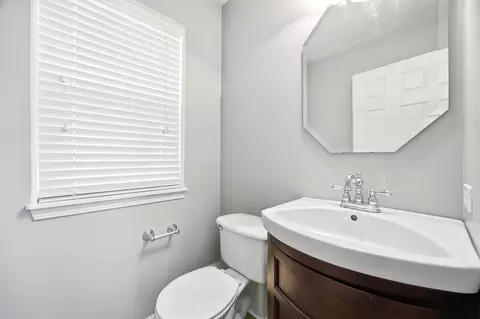 Bath - 11020 Cape Cod Ln, Huntley, IL 60142 photo 1 of 4
