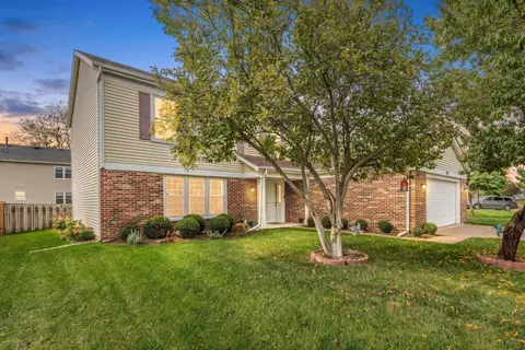 320 E Fox Hill Dr, Buffalo Grove, IL 60089