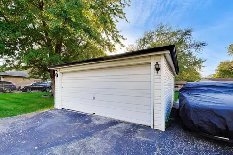 Exterior - 16242 Oxford Dr, Markham, IL 60428 photo 5 of 5