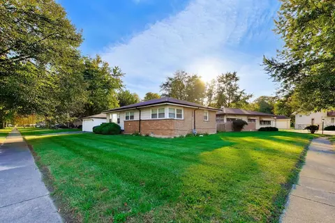 Exterior - 16242 Oxford Dr, Markham, IL 60428 photo 1 of 5