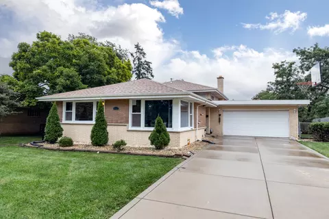 913 E 166th St, South Holland, IL 60473