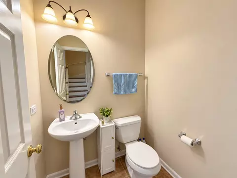 Bath - 157 River Walk Ct, Elgin, IL 60120 photo 1 of 3