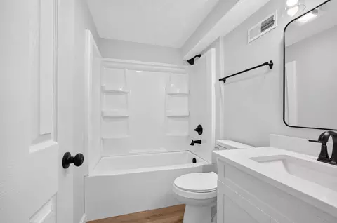 Bath - 309 N Towanda Ave, Normal, IL 61761 photo 2 of 2