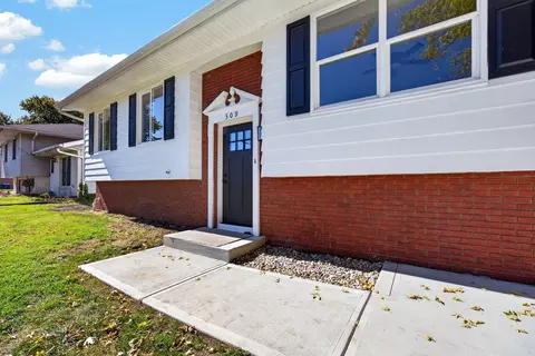 Exterior - 309 N Towanda Ave, Normal, IL 61761 photo 3 of 10