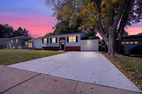 Exterior - 309 N Towanda Ave, Normal, IL 61761 photo 2 of 10