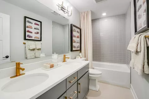 Bath - 12940 S Platte Trl, Plainfield, IL 60585 photo 3 of 3