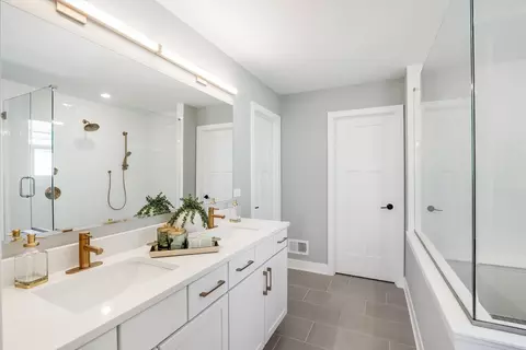 Bath - 12940 S Platte Trl, Plainfield, IL 60585 photo 1 of 3