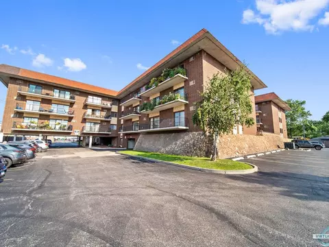 9520 S Mayfield Ave #N204, Oak Lawn, IL 60453