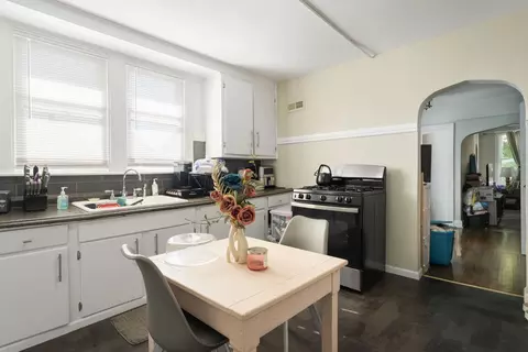 Entry Way - 3339 S Artesian Ave, Chicago, IL 60608 photo 1 of 1
