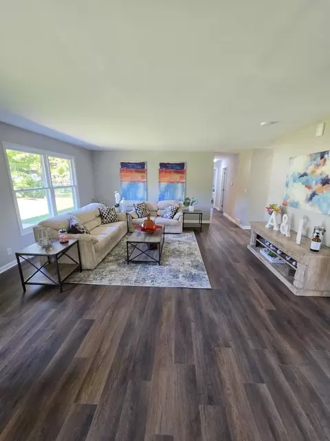 Living - 2059 Robert St, Aurora, IL 60506 photo 2 of 4