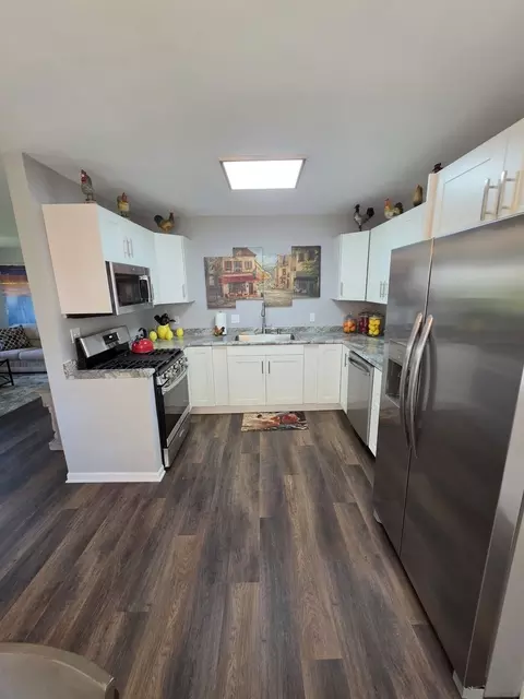 Kitchen - 2059 Robert St, Aurora, IL 60506 photo 2 of 2