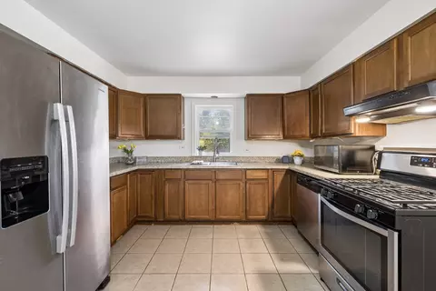 Kitchen - 9507 Alden Rd, Harvard, IL 60033 photo 1 of 2