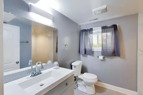 Bath - 7643 S Eberhart Ave, Chicago, IL 60619 photo 3 of 4