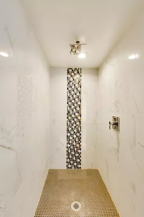 Bath - 7643 S Eberhart Ave, Chicago, IL 60619 photo 4 of 4