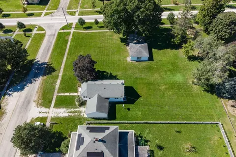 View/Area - 406 E Cherry St, Chatsworth, IL 60921 photo 3 of 13