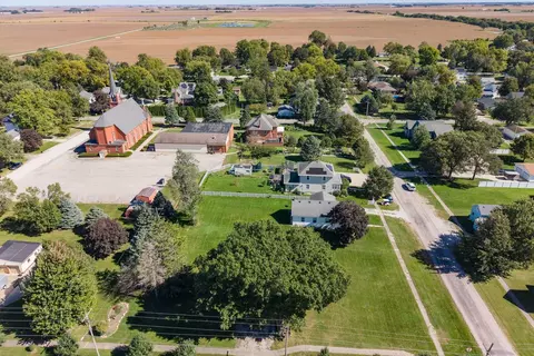 View/Area - 406 E Cherry St, Chatsworth, IL 60921 photo 8 of 13