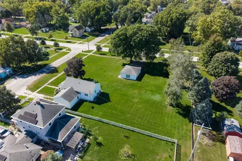 View/Area - 406 E Cherry St, Chatsworth, IL 60921 photo 2 of 13