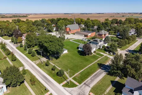 View/Area - 406 E Cherry St, Chatsworth, IL 60921 photo 1 of 13