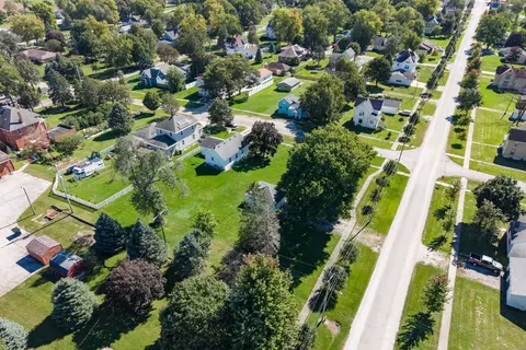 View/Area - 406 E Cherry St, Chatsworth, IL 60921 photo 10 of 13